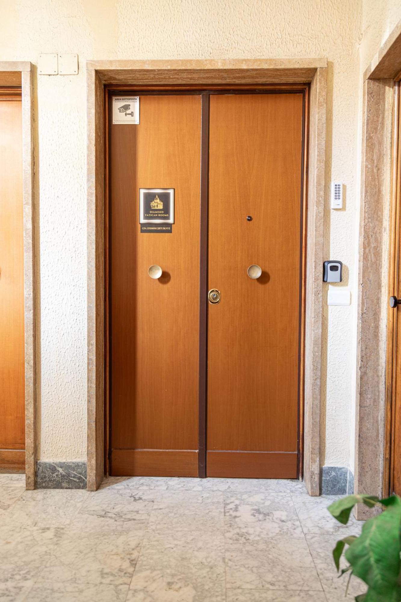 Diamond Vatican Apartment Rome Bagian luar foto